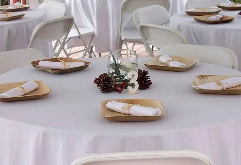 בית מלון כפרי Quality Inn