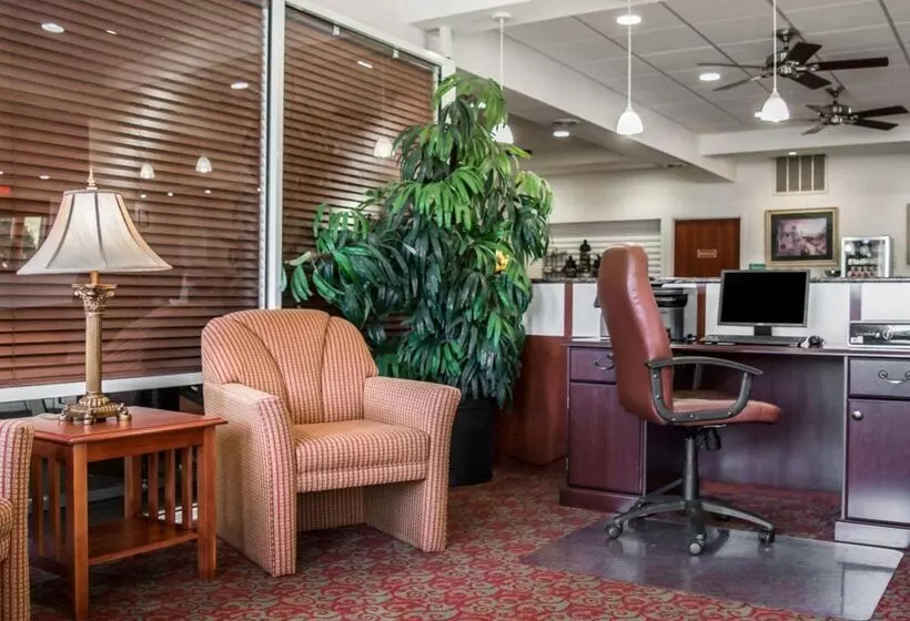 בית מלון כפרי Quality Inn