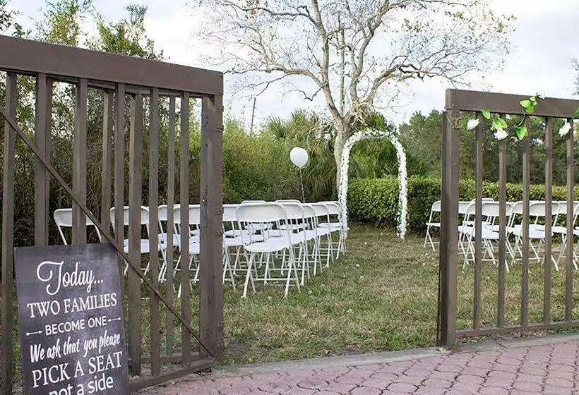 בית מלון כפרי Quality Inn