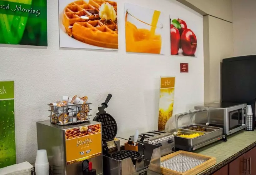 בית מלון כפרי Quality Inn