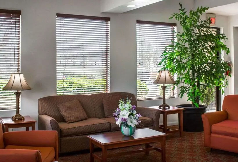 בית מלון כפרי Quality Inn