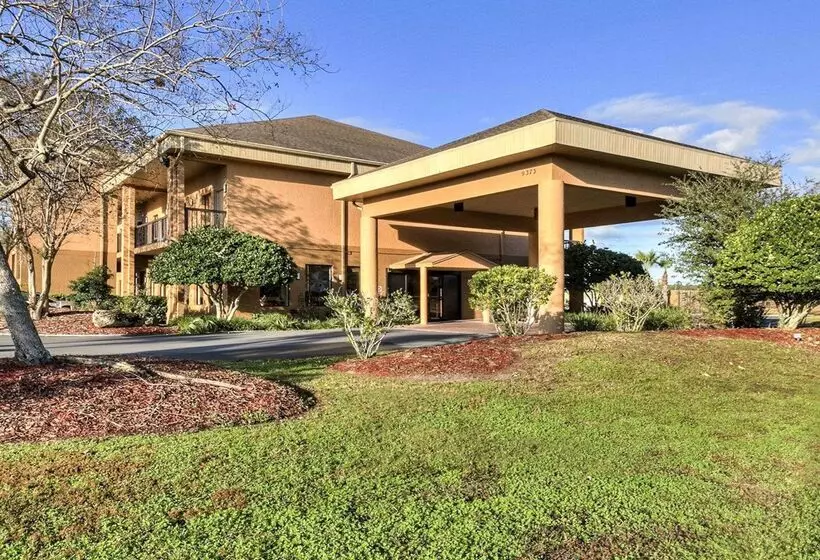 בית מלון כפרי Quality Inn