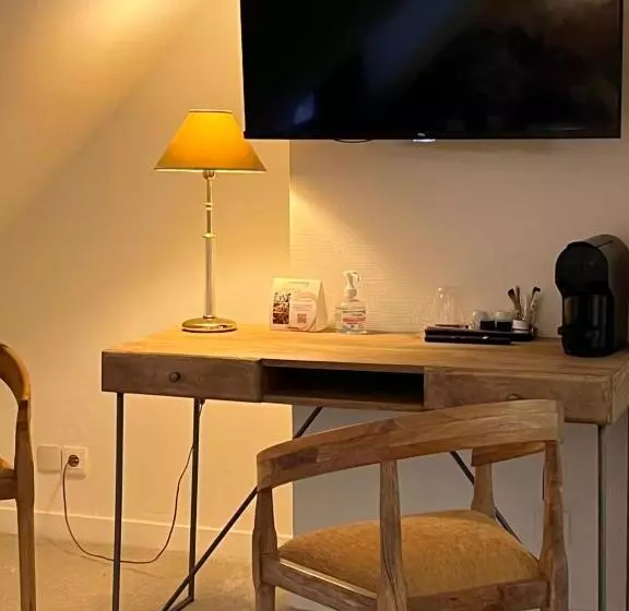 فندق The Originals Boutique, Hôtel Le George, Loches