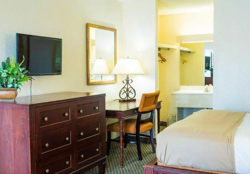 فندق Vista Inn And Suites Tampa