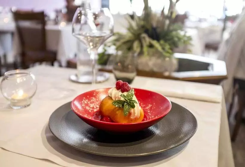 Logis Hotel & Restaurant La Paix