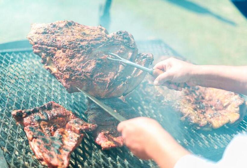 Marina Del Faro Resort