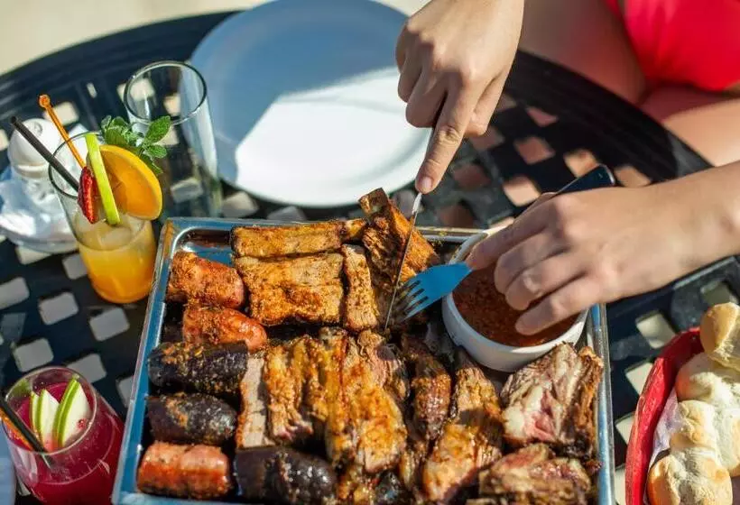 Marina Del Faro Resort