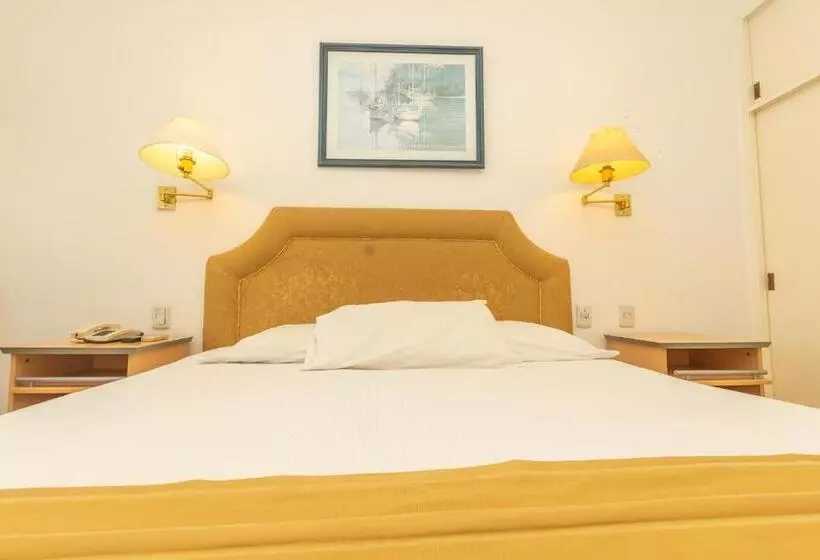 Marina Del Faro Resort