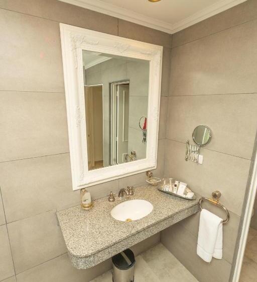 Marina Del Faro Resort