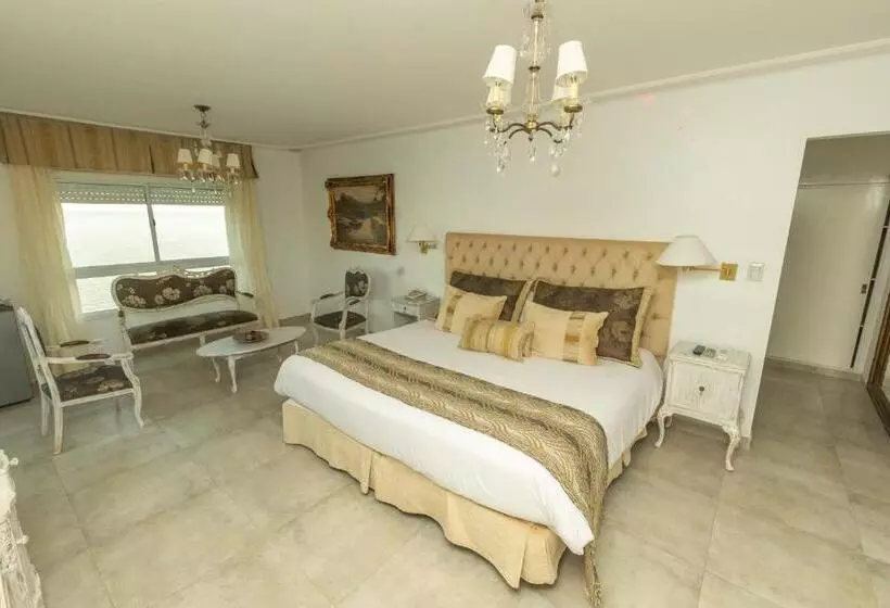 Marina Del Faro Resort