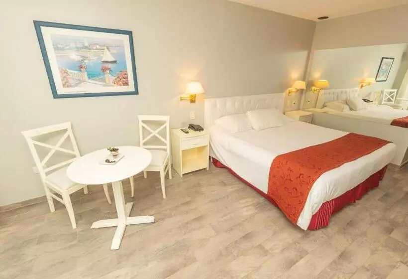 Marina Del Faro Resort