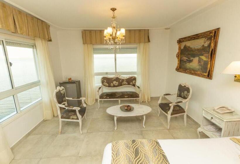 Marina Del Faro Resort