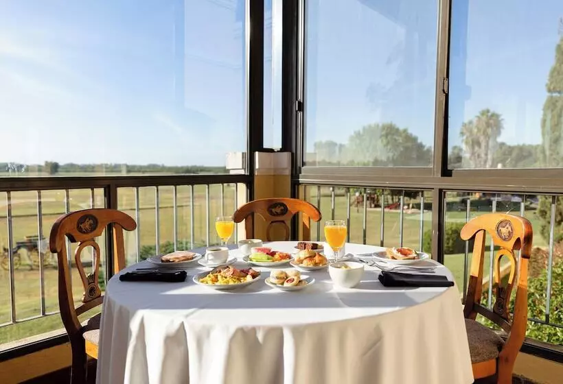 Курорт Wyndham Garden Lujan