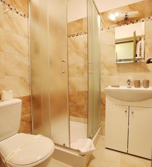 Nocleg ze śniadaniem Kalvin Restaurant & Pension