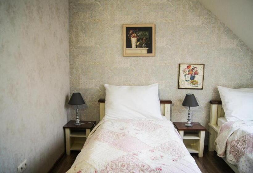 Nocleg ze śniadaniem Kalvin Restaurant & Pension