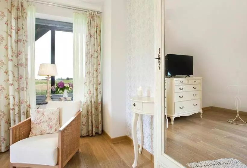 Aamiaismajoitus (B&B) Kashubian Lodge & Spa