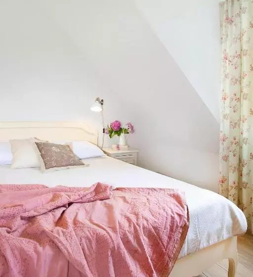 Aamiaismajoitus (B&B) Kashubian Lodge & Spa