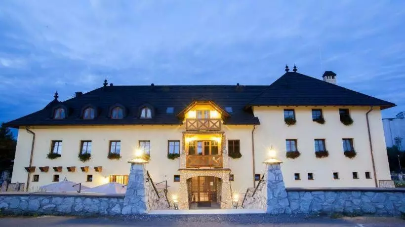 ペンション Penzión Chateau Hunting