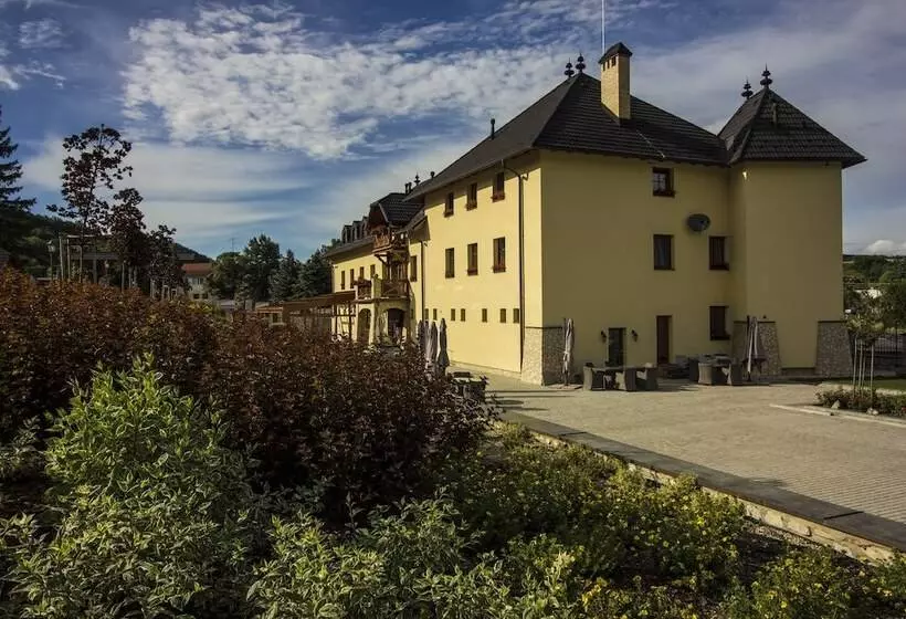 ペンション Penzión Chateau Hunting