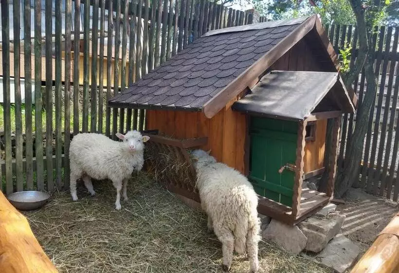 Majatalo Pezión Limbový Dvor