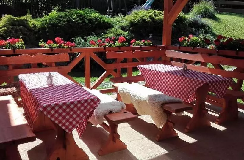 Majatalo Pezión Limbový Dvor