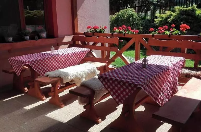 Majatalo Pezión Limbový Dvor