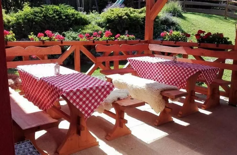 Majatalo Pezión Limbový Dvor