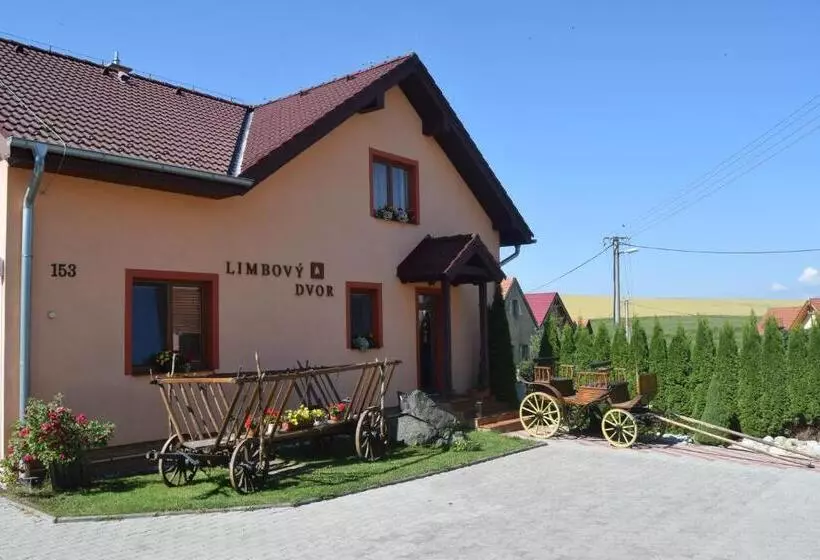 Majatalo Pezión Limbový Dvor