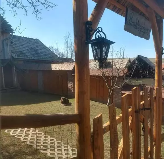 Majatalo Pezión Limbový Dvor