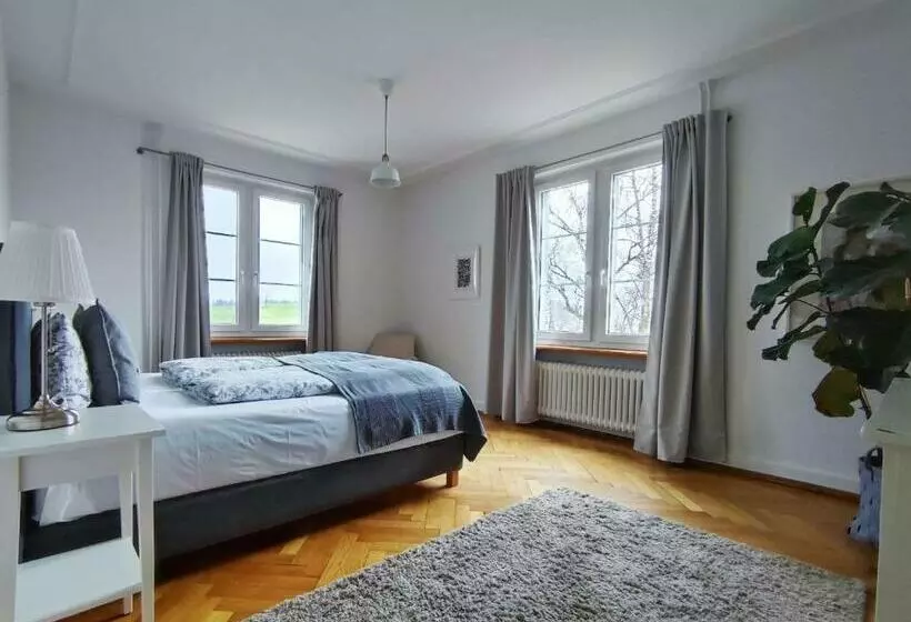 Hotelli & Restaurant Schloss Schwandegg