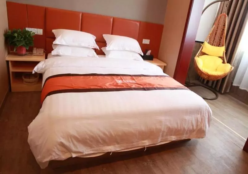 Hotelli Shell Xinyang Huangchuan County Railway Station