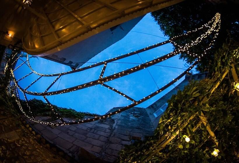 ホテル Auberge De Saint Rémy   Hôtel   Restaurant Gastronomique étoilé   Saint Rémy De Provence