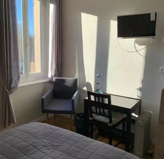 هتل Auberge Le Rabelais