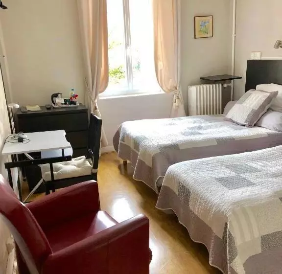 هتل Auberge Le Rabelais