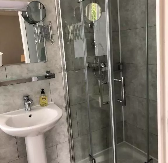 هتل Auberge Le Rabelais