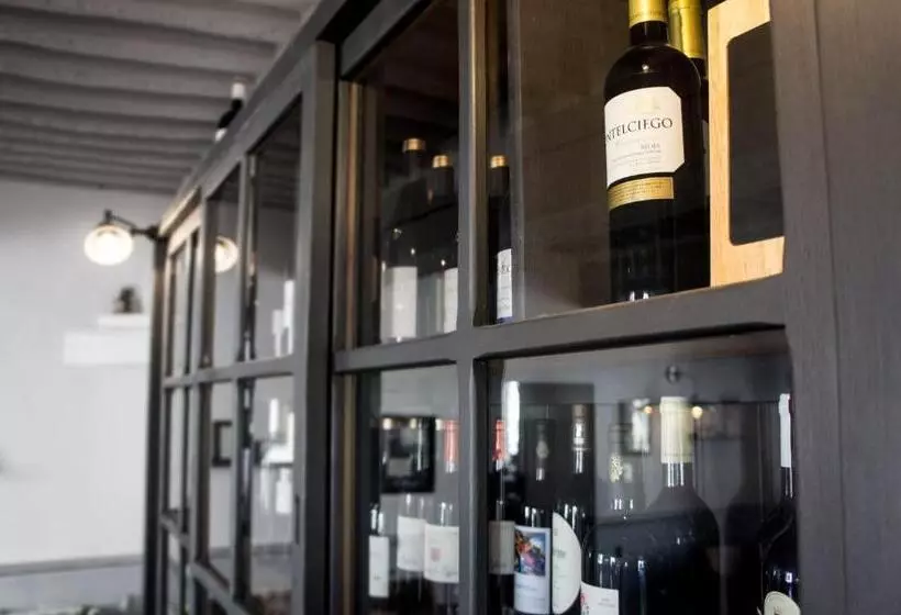 Отель De France