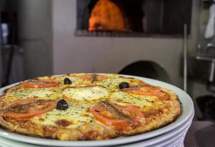 Отель De France