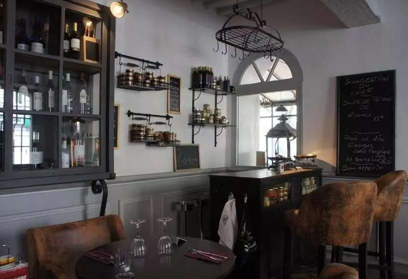 Отель De France