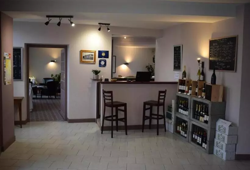 Отель De France