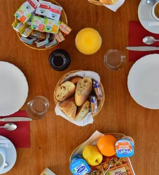 Отель De France