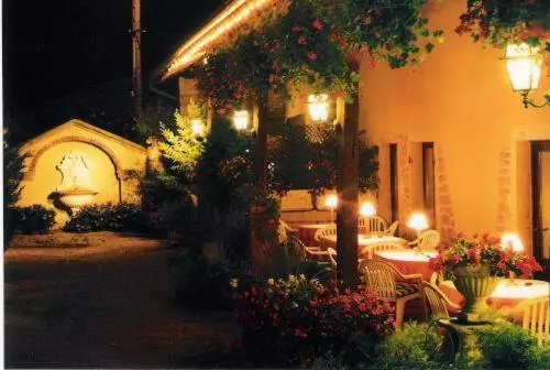 هتل Hostellerie Sarrasine Macon Est