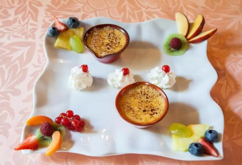 هتل Hostellerie Sarrasine Macon Est