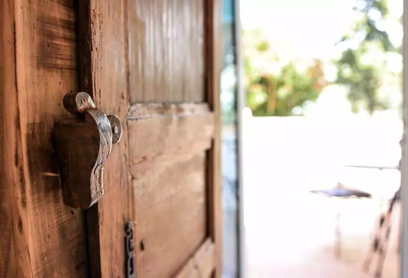 Hotel L Auberge Camarguaise