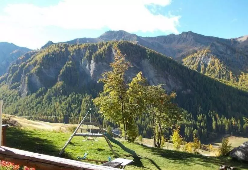 Отель Le Grand Tetras