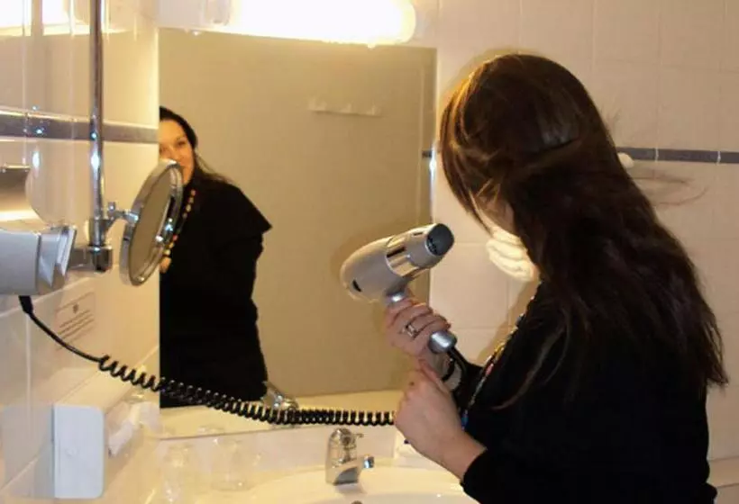 ホテル Les Colonnes Strasbourg Zenith