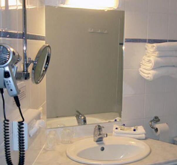 Szálloda Les Colonnes Strasbourg Zenith