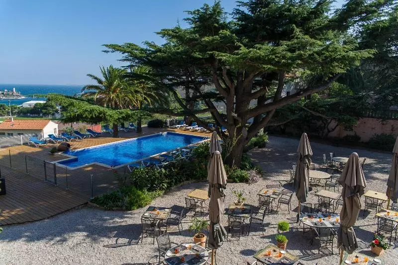 هتل Les Jardins Du Cedre