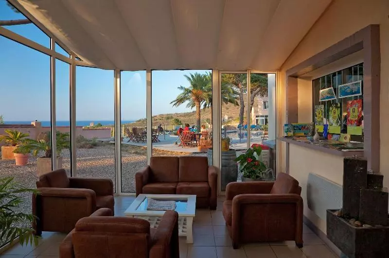 هتل Les Jardins Du Cedre