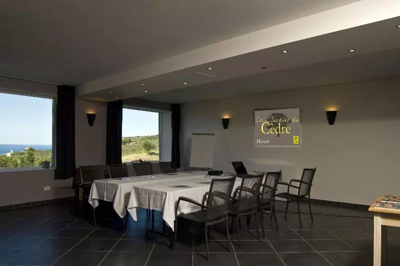 هتل Les Jardins Du Cedre