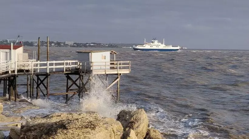 酒店 Logis Hôtel Les Bleuets